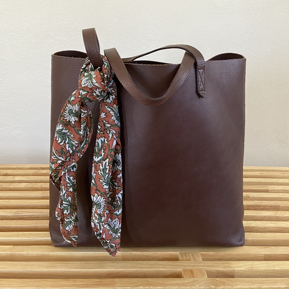 Madewell Handbags - Madewell Transport Tote Dark Cocoa